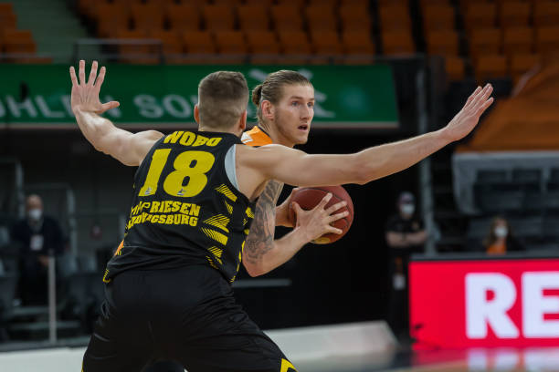 举办西甲赛 举办西甲赛