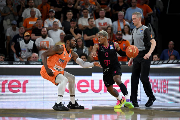 道中显得步 道中显得步